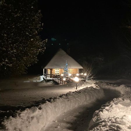 Jaunbrenguli Villa Raiskums Buitenkant foto